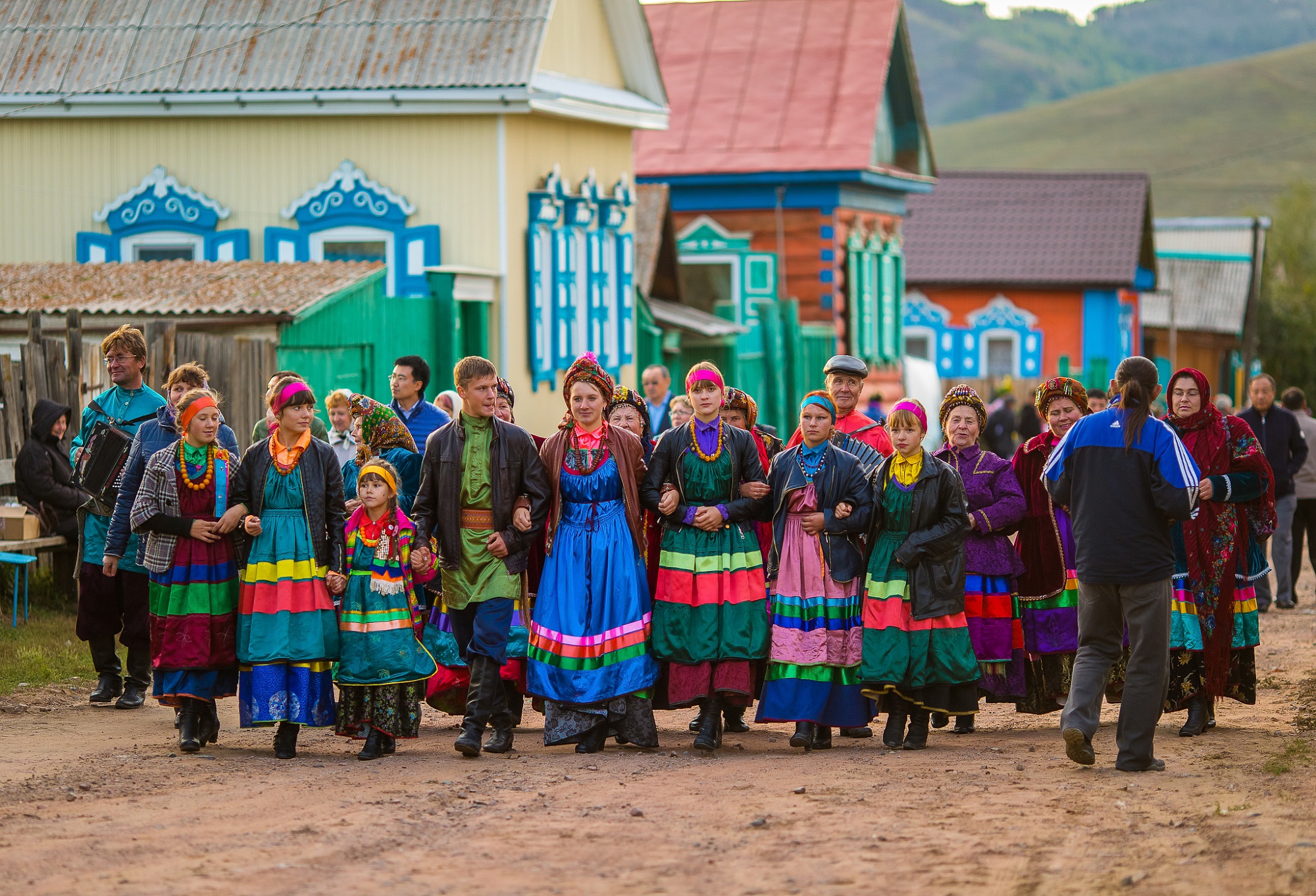 Улан удэ бичура. Семейские села Забайкалья. Семейская деревня в Бурятии. Семейские староверы Забайкалья Тарбагатай. Семейские старообрядцы Забайкалья.